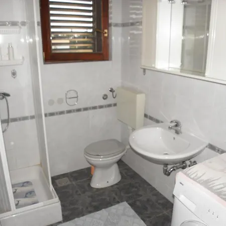 Apartment Maha *