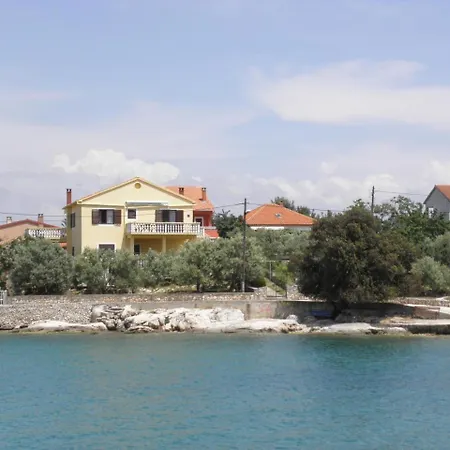Maha Apartment Ugljan