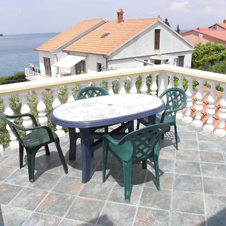 Apartment Maha Ugljan